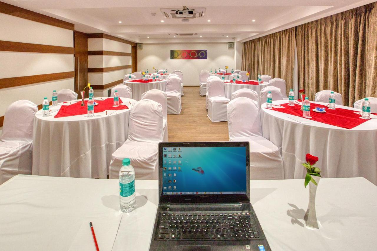 7 Apple Hotel - Viman Nagar Pune Zewnętrze zdjęcie